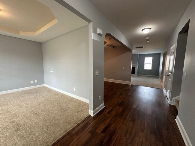 Building Photo - Awesome 4 Bedroom 2.5 Bath Home with Lots of space and a 2 Car Garage!