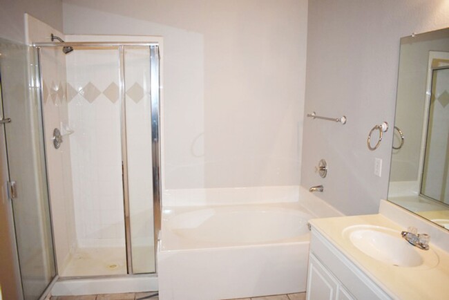 Building Photo - 11901 Gold Creek Dr E
