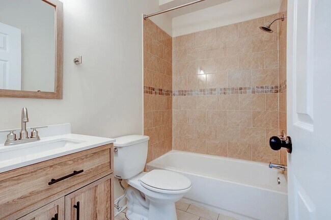 Building Photo - 1315 N 19th St