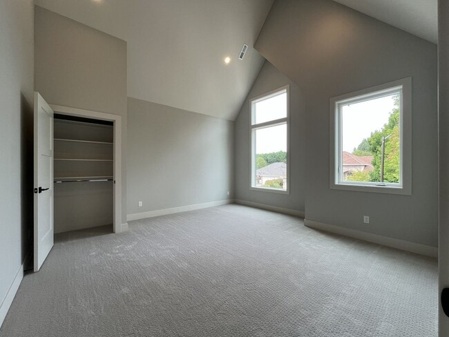 Building Photo - 17402 NW Lone Rock Dr