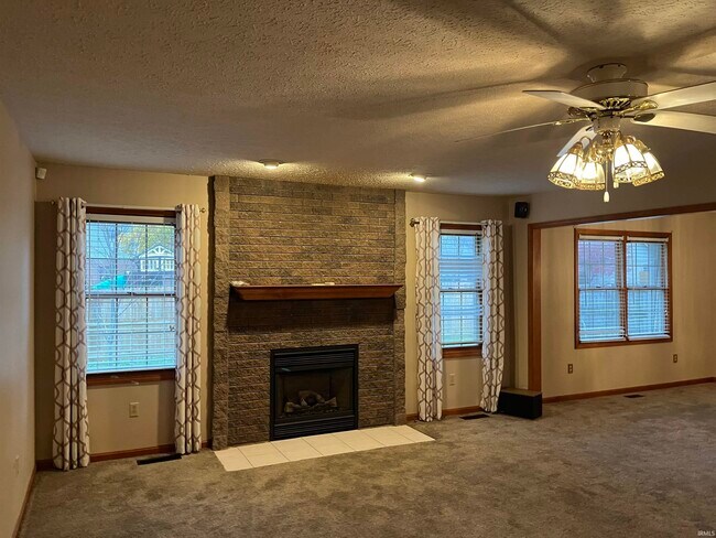 Building Photo - 6655 Oak View Ct