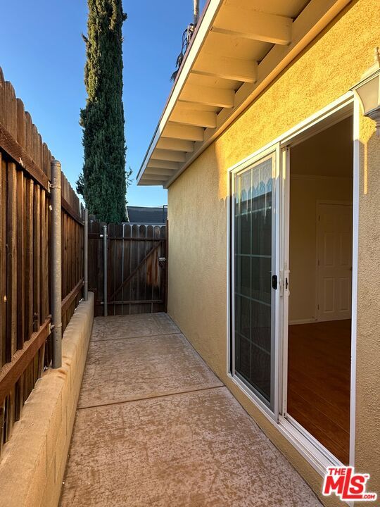 Building Photo - 10429 Oro Vista Ave