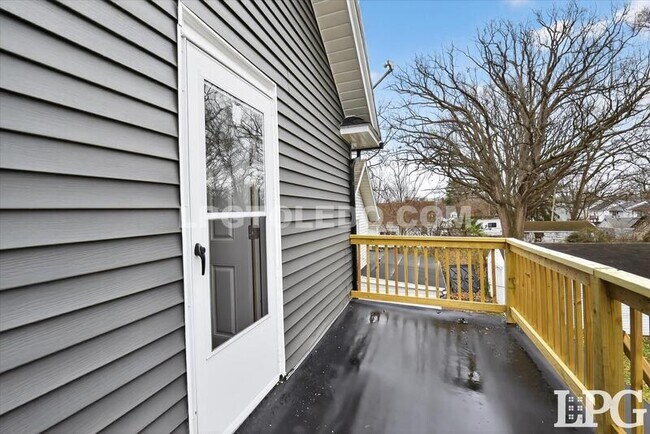 Building Photo - 2041 Loxley Rd