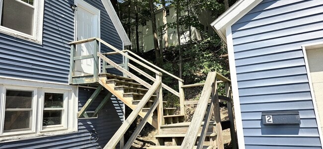 Building Photo - 50 Meadow St