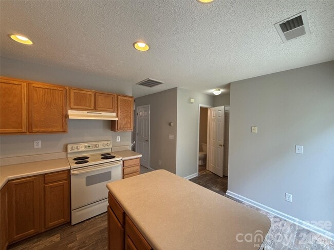 Building Photo - 12053 Bragg St