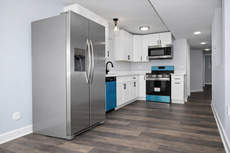 Building Photo - 1220 S Avers Ave