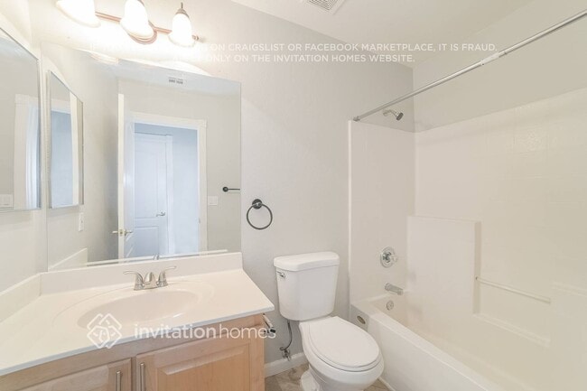 Building Photo - 9528 N 92nd Dr