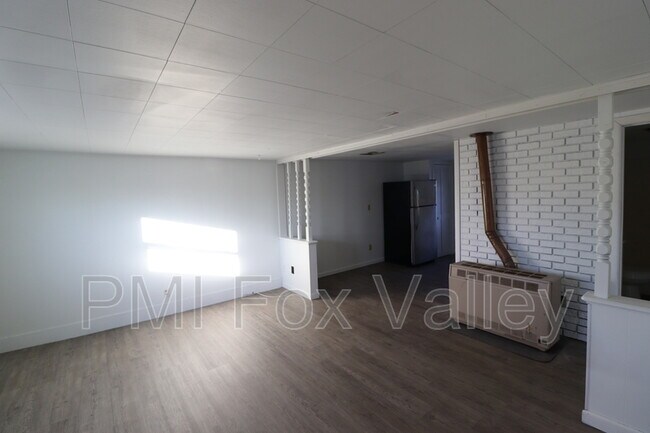 Building Photo - 122 S State St