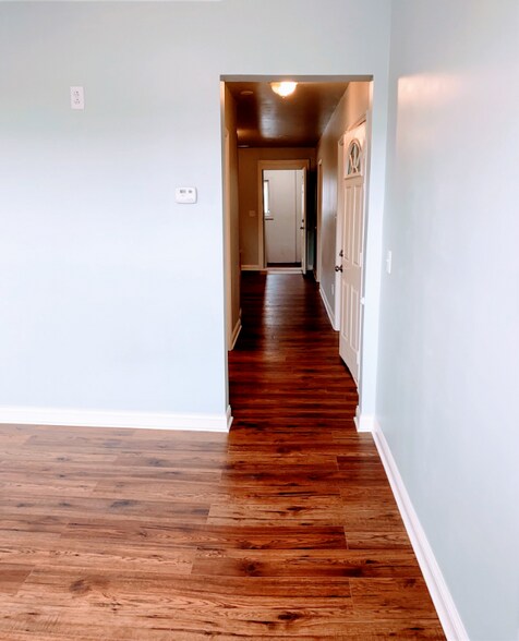 Building Photo - 4431 S Marshfield Ave