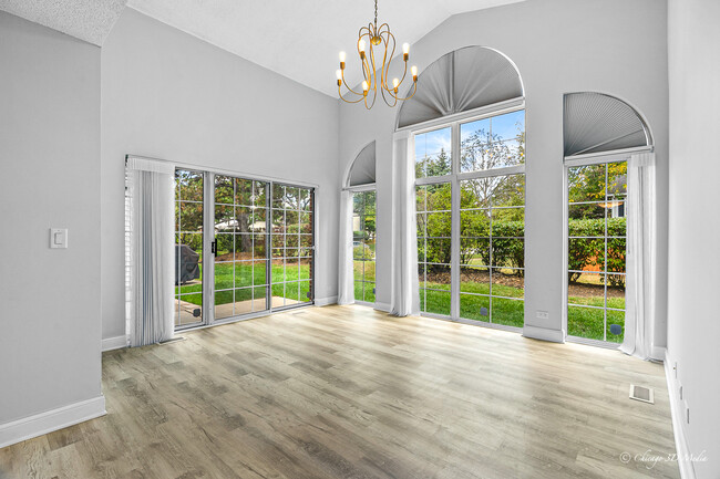 Building Photo - 522 W Happfield Dr