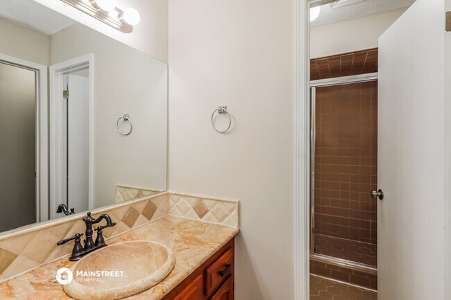 Building Photo - 2569 Glenloch Ct