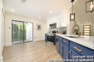 Building Photo - 940 Hedgestone Dr