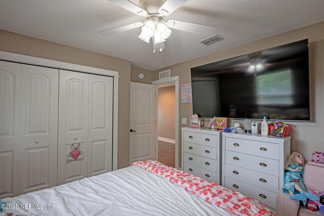 Building Photo - 3693 Lightview Ln