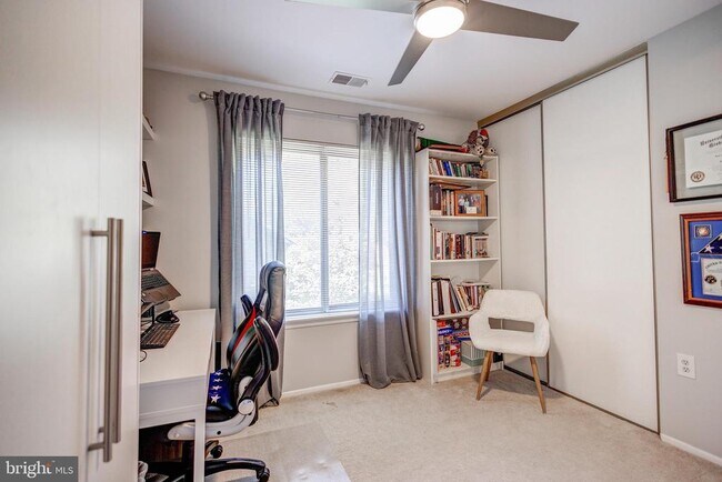 Building Photo - 7813 Mulberry Bottom Ln