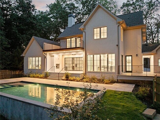 Building Photo - 1074 Moores Mill Rd NW