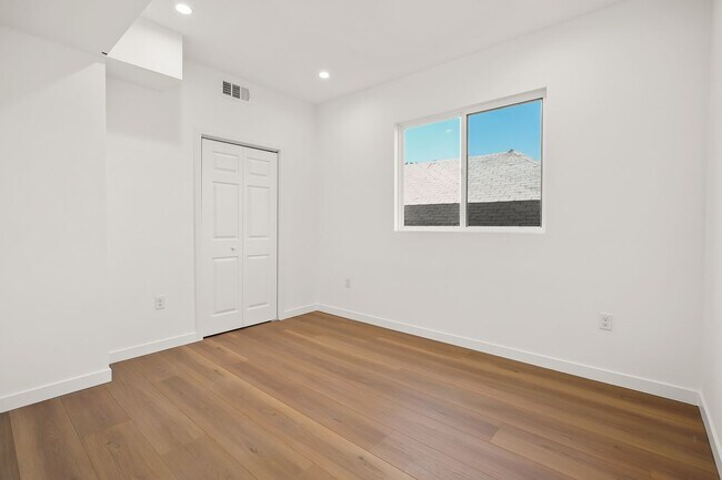 Building Photo - 1731 New Hampshire Ave