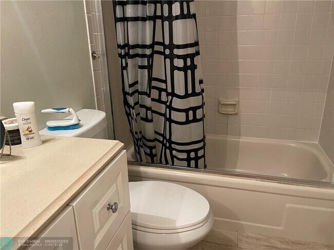 Building Photo - 7895 Margate Blvd