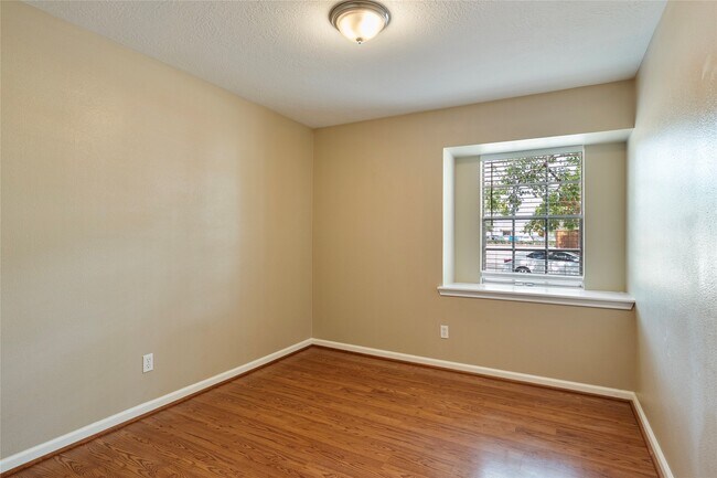 Building Photo - 10429 Moorberry Ln