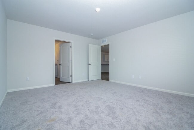 Building Photo - 132 Elegance Wy