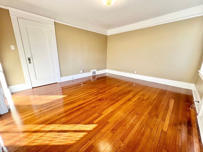 Building Photo - Timeless Two-Story Charm in the Heart of Bluff Park