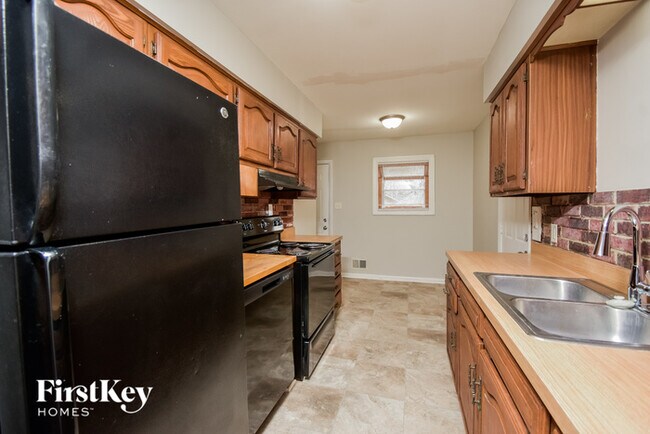 Building Photo - 5602 Culver St