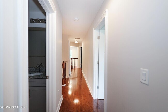 Building Photo - 10 Gonzalez Dr
