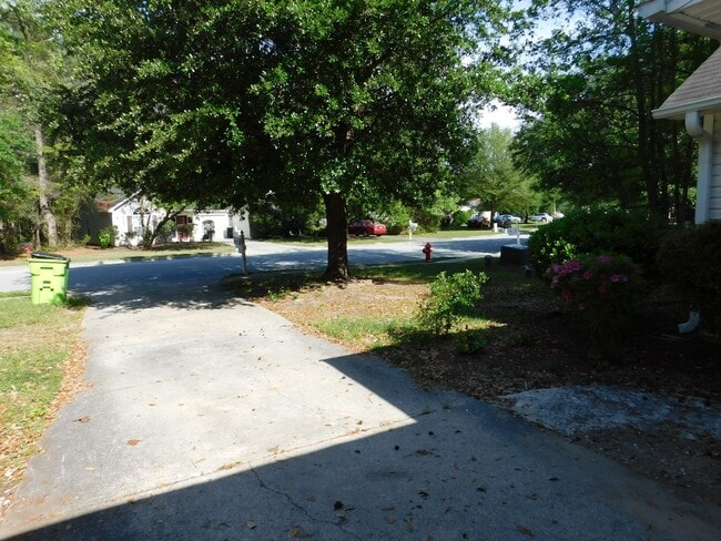 Building Photo - 210 Tobiano Dr