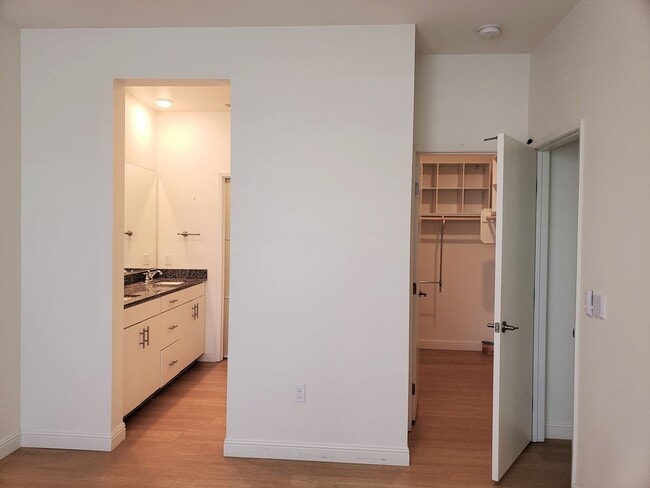 Building Photo - Otay Mesa: 2bd/3.5ba Playa Del Sol Multi Level Townhome