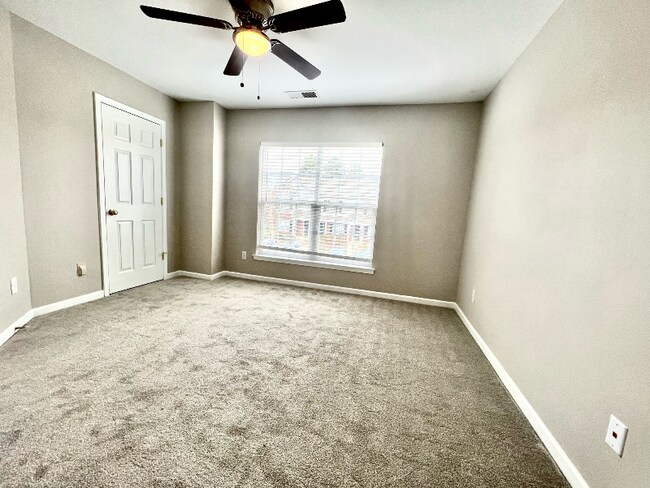 Building Photo - 2852 Summergrove Ct