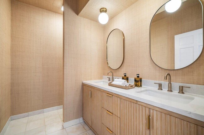 Building Photo - 11839 Maidstone Dr