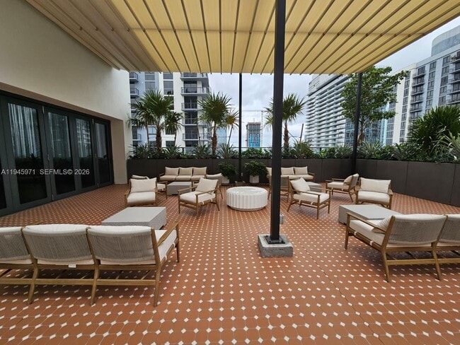 Building Photo - 11 NE 6th St