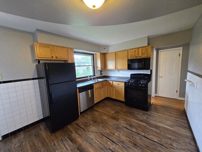 Building Photo - 125 Florisota Dr
