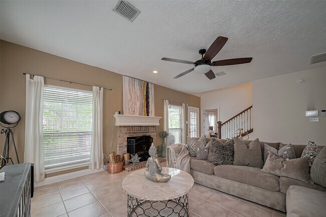 Building Photo - 18914 Hikers Trail Dr