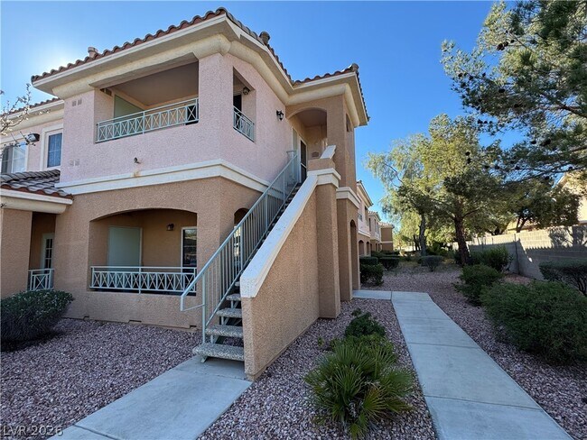 Building Photo - 401 Amber Pine St