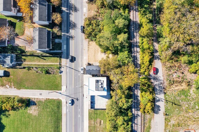 Building Photo - 2602 Riverside Dr