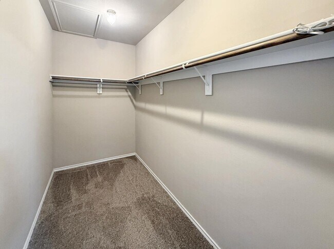 Building Photo - Delightful 3-Bedroom Retreat with Inviting...