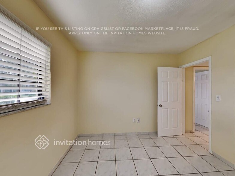 Building Photo - 17421 SW 92nd Ct