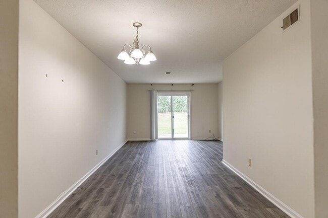 Building Photo - 1314 Farmingdale Dr
