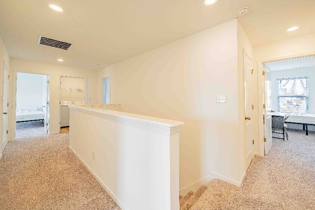 Building Photo - 824 Oyster Bay Dr