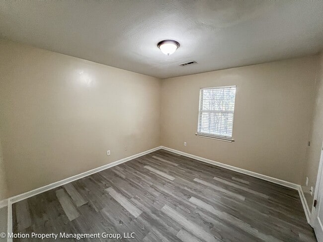 Building Photo - 1632 Hamlet Dr