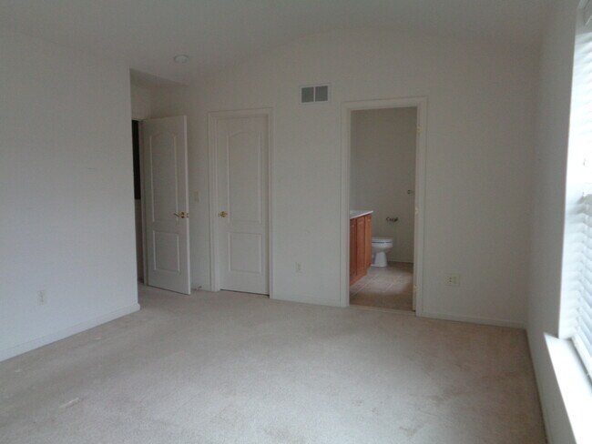Building Photo - BEAUTIFUL FORKS TOWNSHIP TOWNHOME
