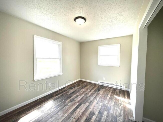 Building Photo - 610 S Elm St