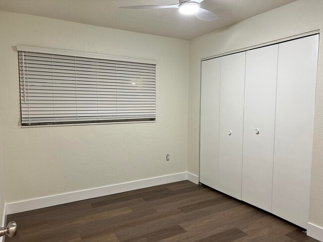 Building Photo - 1934 Wallace Ave