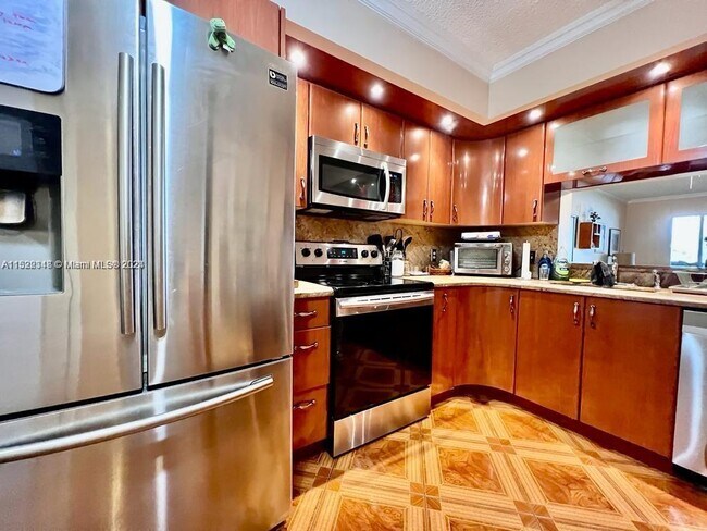 Building Photo - 701 SW 141st Ave