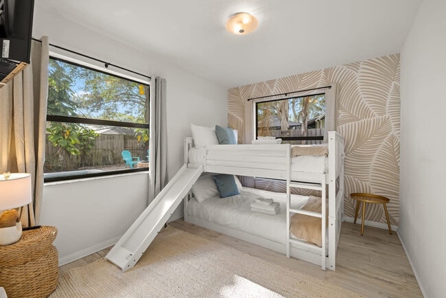 Building Photo - 1518 Wexford Dr E