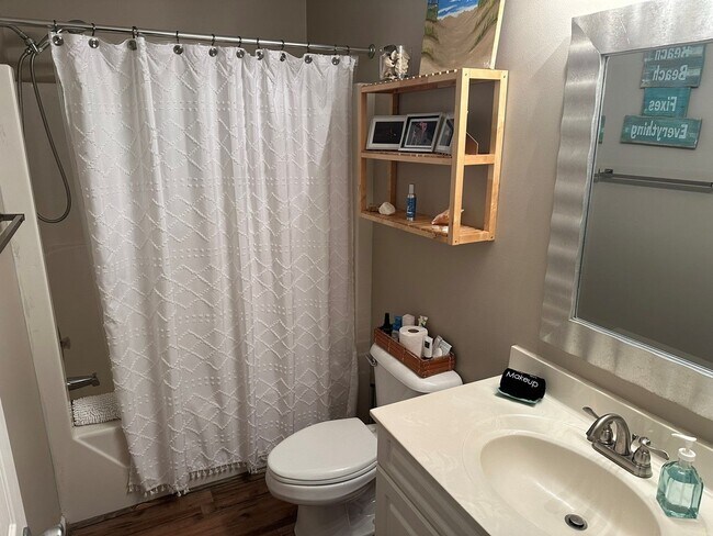 Building Photo - FURNISHED MONTHLY RENTAL AVAILABLE AUGUST ...