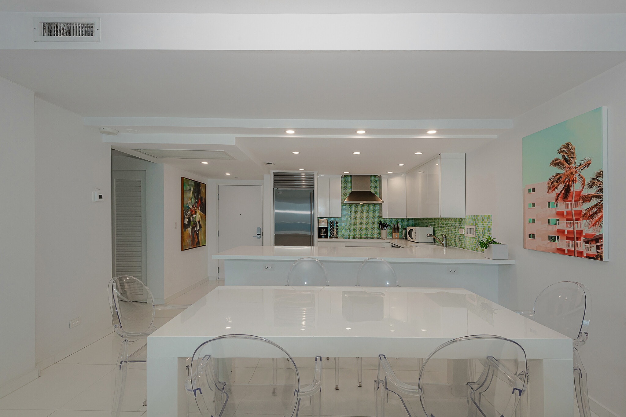 Building Photo - 2301 Collins Ave