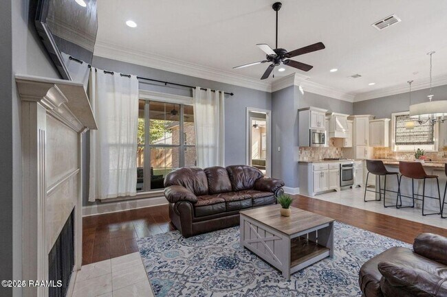 Building Photo - 216 Croft Row