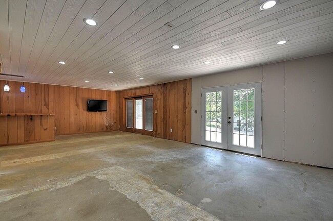 Building Photo - 3 Bedroom 2 Bathroom Home in Kingsport, TN