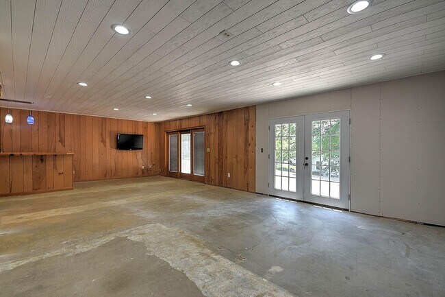 Building Photo - 3 Bedroom 3 Bathroom Home in Kingsport, TN